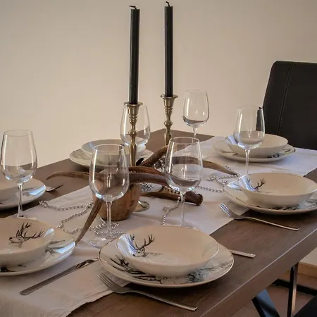 Tirol Apartament *